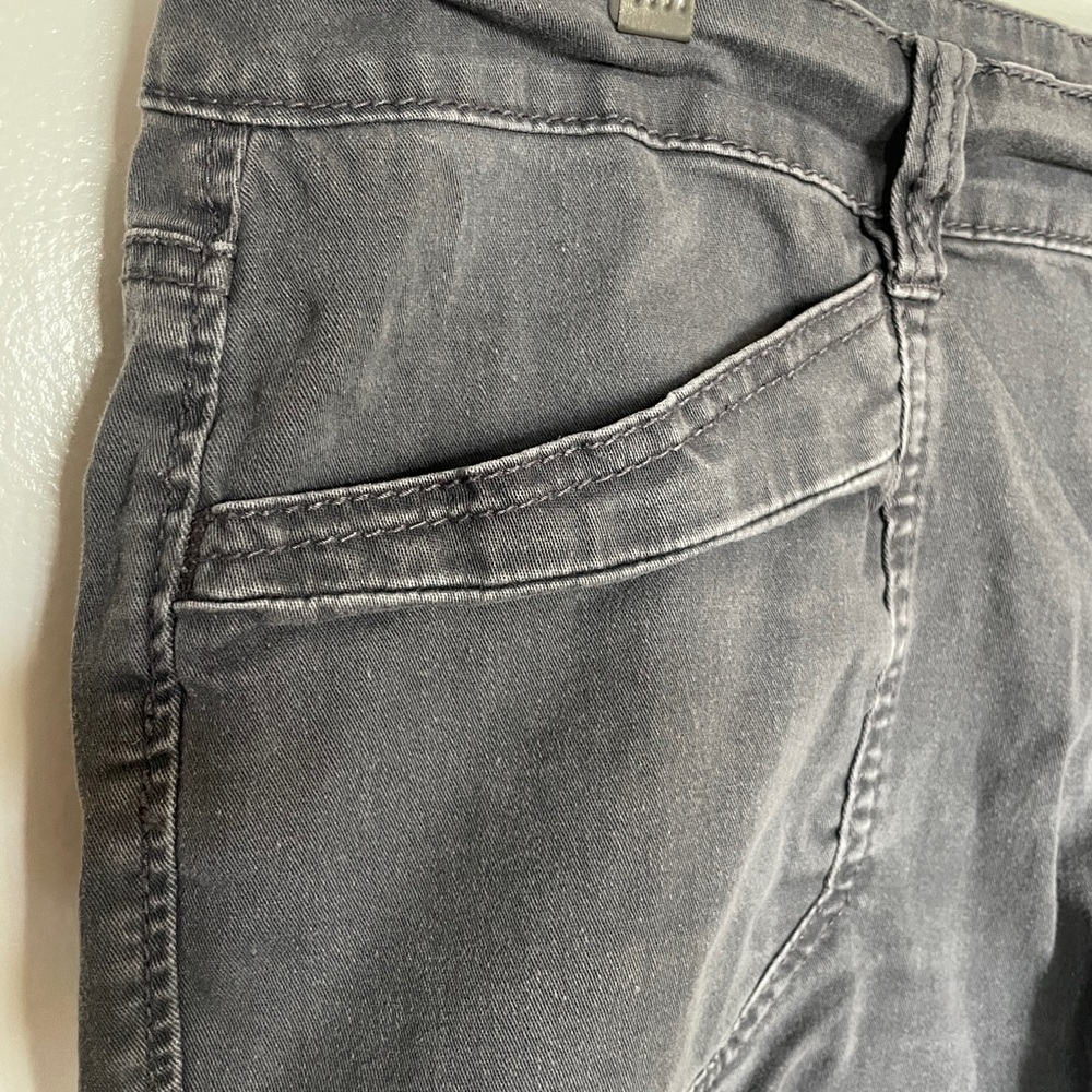 UNIONBAY Gray Cargo Shorts Casual Style SZ 11 - Picture 2 of 9